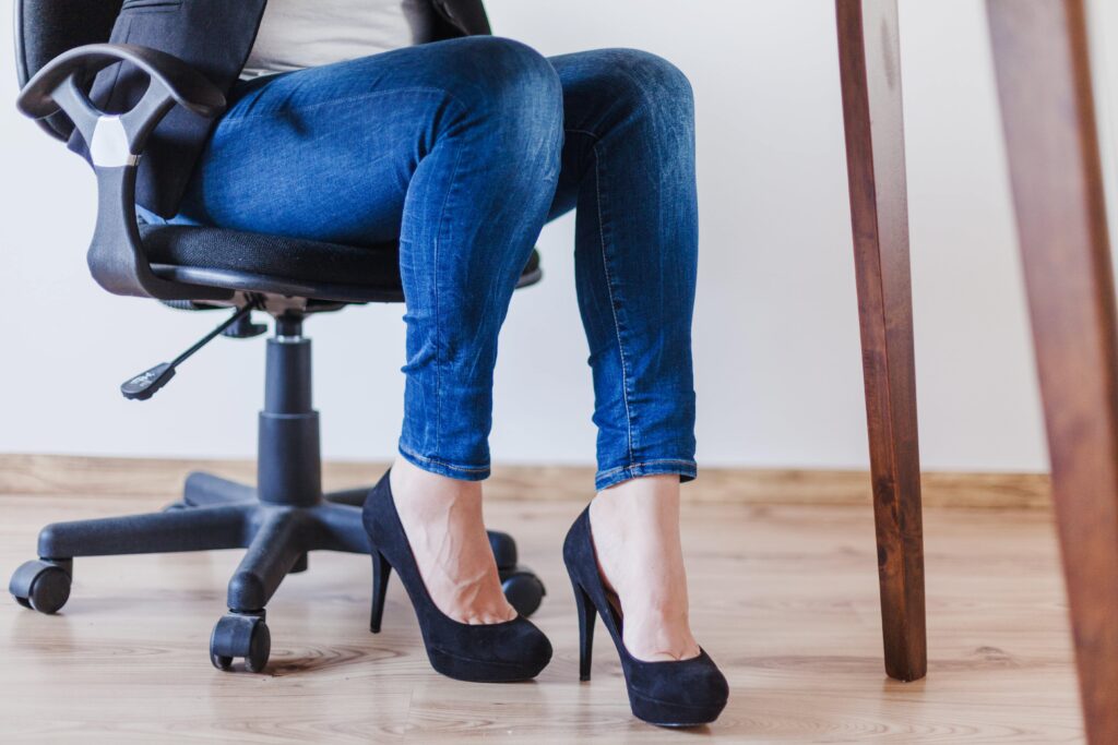 foot-rest-under-desk foot-rest-under-desk